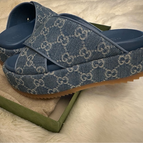 Gucci Platform Sandal  
NEW DENIM GG DELAVE/GR.GR.PR
LIGHT BLUE/AVION - Picture 3 of 9